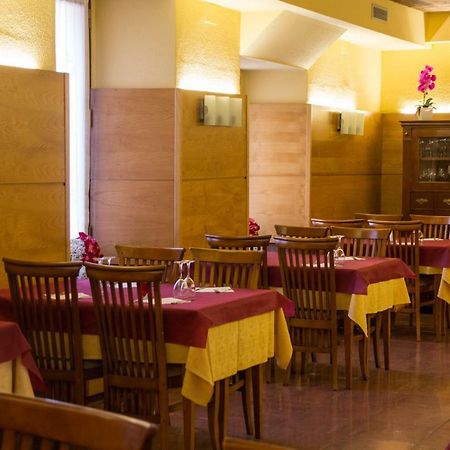 Tirso De Molina Hotel Almazán Kültér fotó